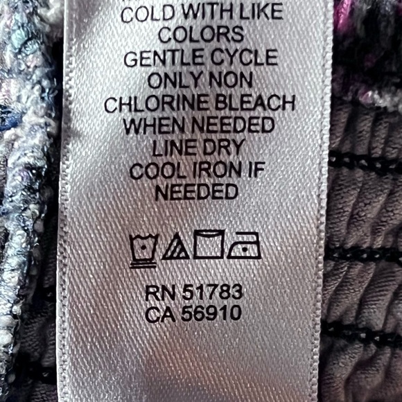 NWOT— Evsie— Girls Printed Flare Leg Pant - Picture 7 of 7